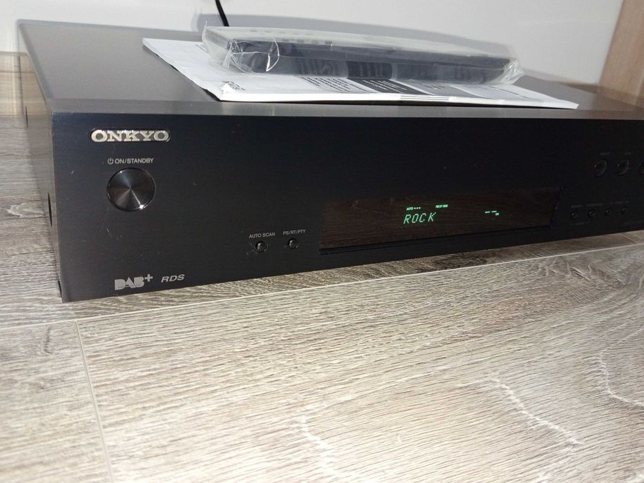 Дигитален приемник Onkyo T-4030