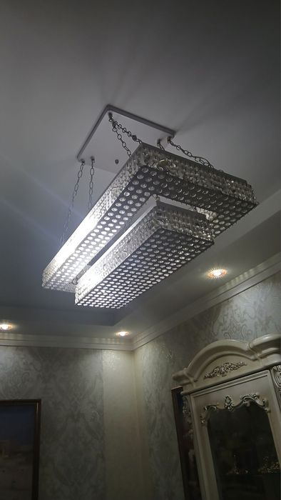 Продаю  люстру Б/У в хорошом состоянии надо лампочки менять