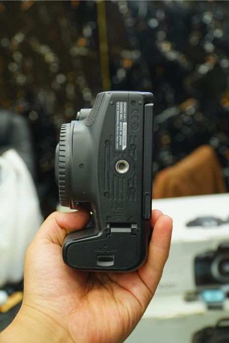 Canon EOS 850D + EF-S 18-135mm F/3.5-5.6 IS USM  | Iphone | Sony