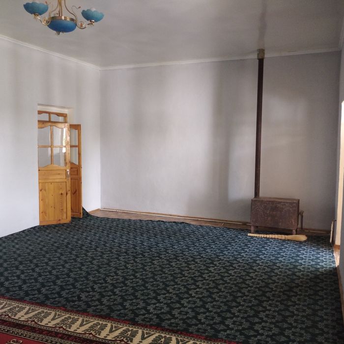 Навоий, эски шахарда ховли сотилади 10 сотих, 11 хона хамма шароитлари