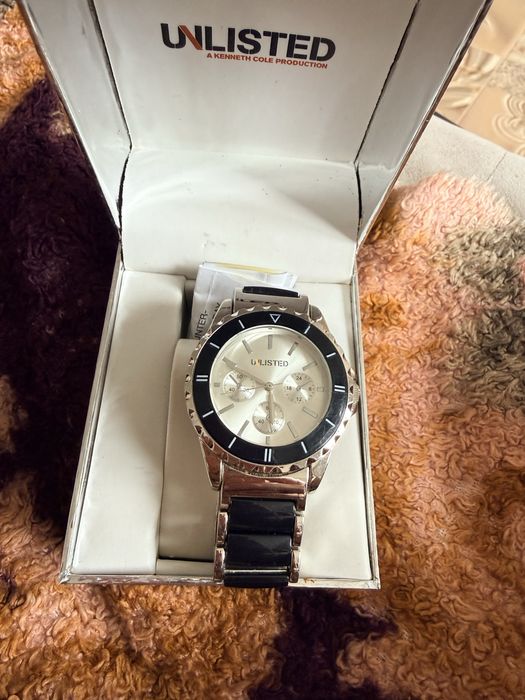 Продается женские часы