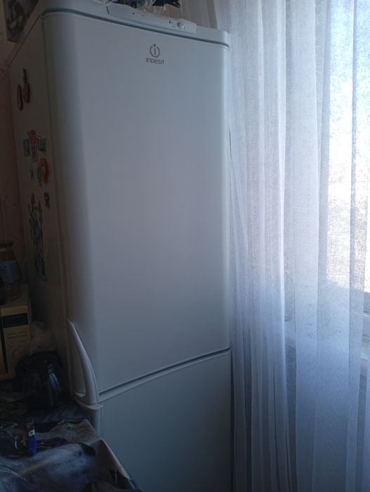 Продам холодильник на запчасти