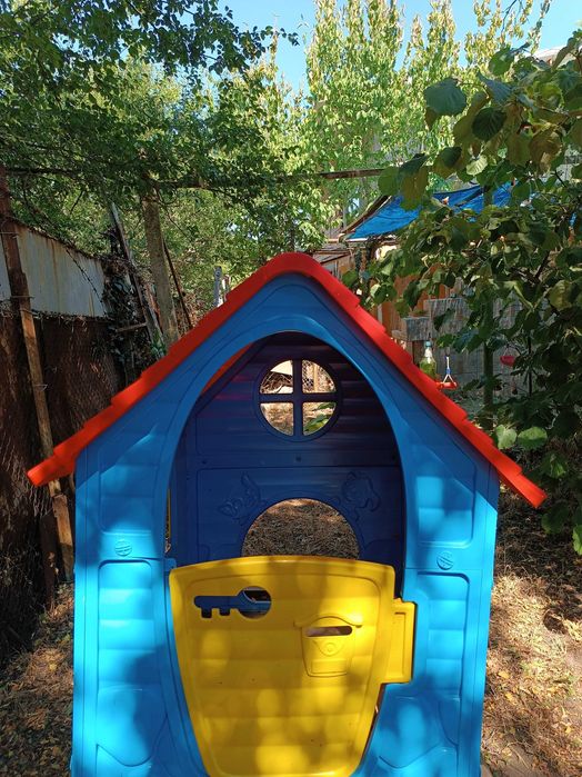 Пластмасова къщичка за игра