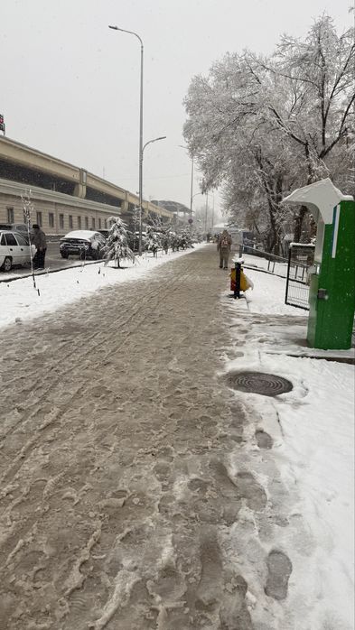 Арендага жой бор  Чинор метроси йонида подвал кисмида 12 кв офис ател