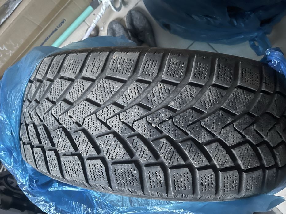 шины для автомобиля.