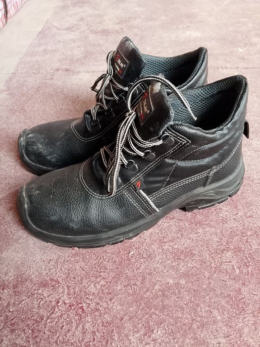 Рабочая ботинкаа