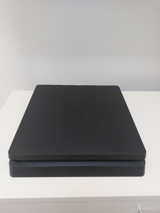 PlayStation 4 Slim Black 1TB