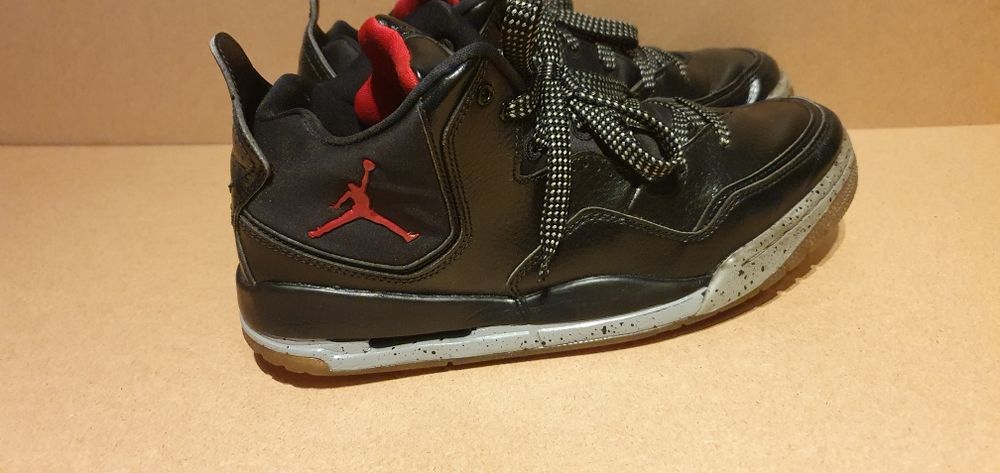 Adidași  JORDAN LN3