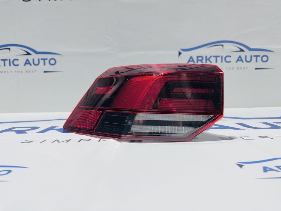 Stop stanga led VW Golf 8 cod 5H0945095C