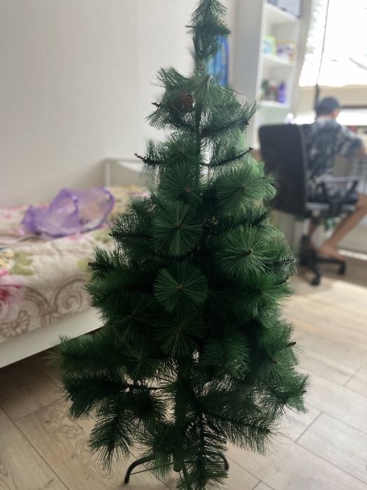 Продам ёлку.