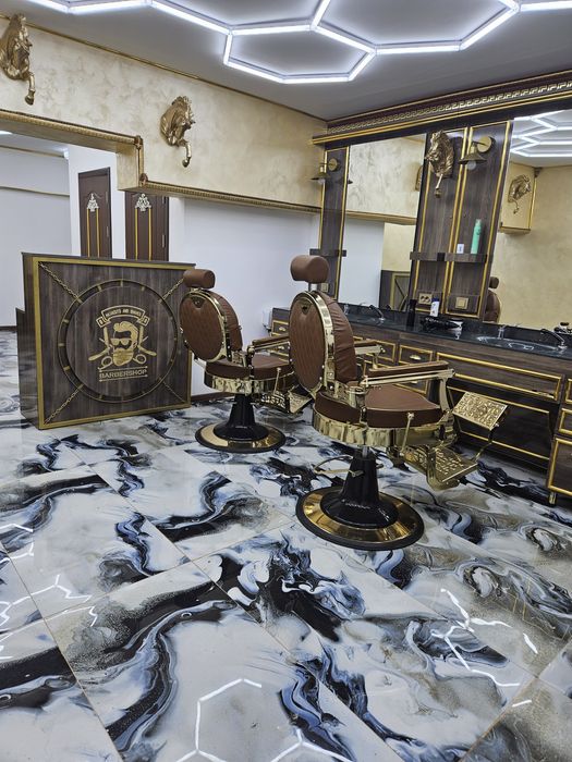 Vand afacere la cheie berber shop zona baba novac crinului