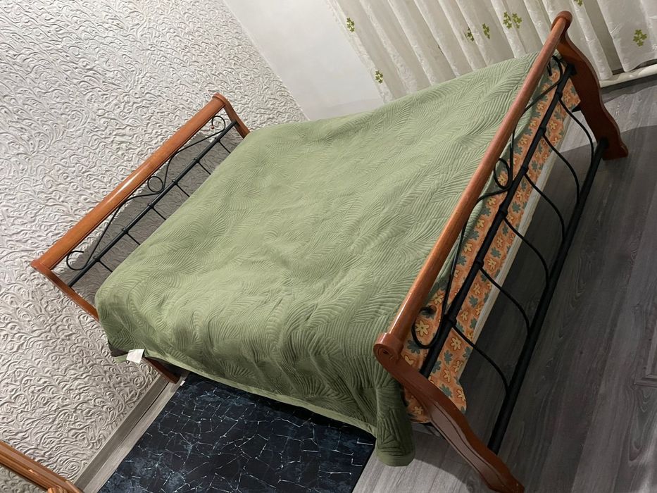 Продам кровать   150/200