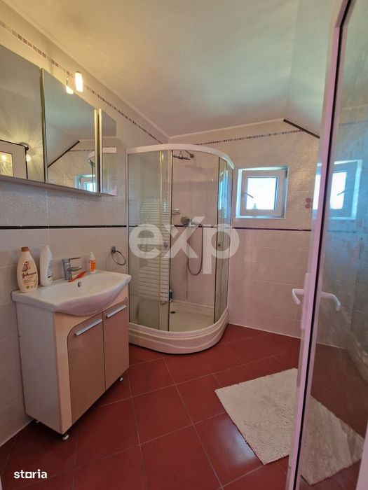 Casa de vanzare  225 mp ,Marginenii de Sus , DB