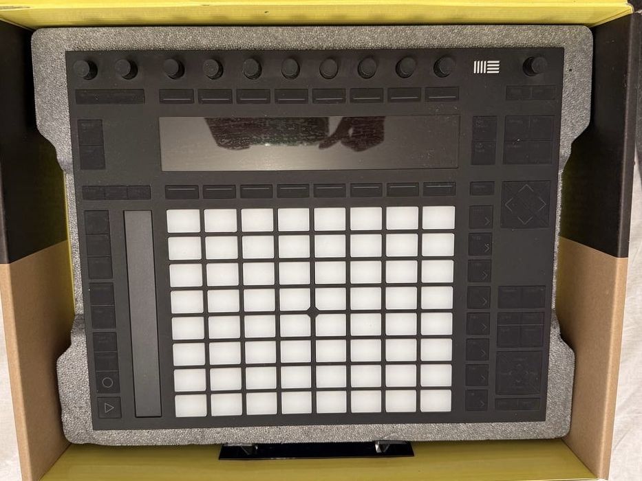 MIDI контроллер Ableton Push 2