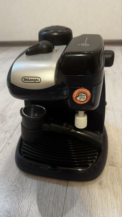 Кофемашина Delonghi