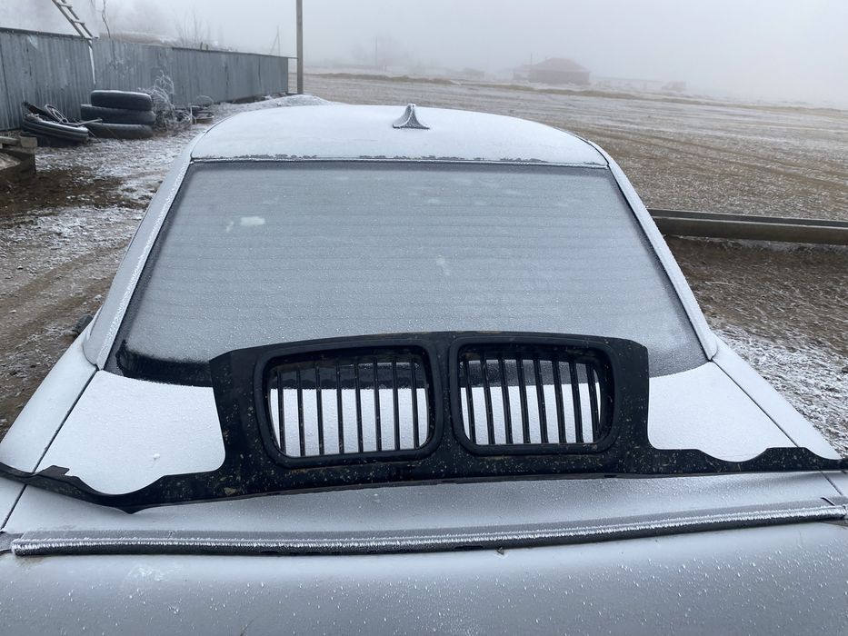 BMW Е34 передный решетка
