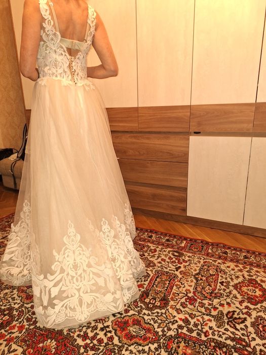 Сватбената рокля