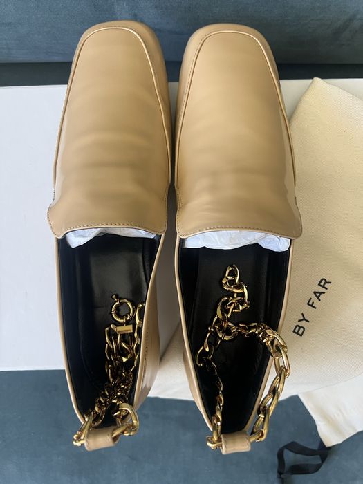 Бежови лоуфъри By Far