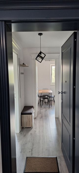 Închiriez apartament
