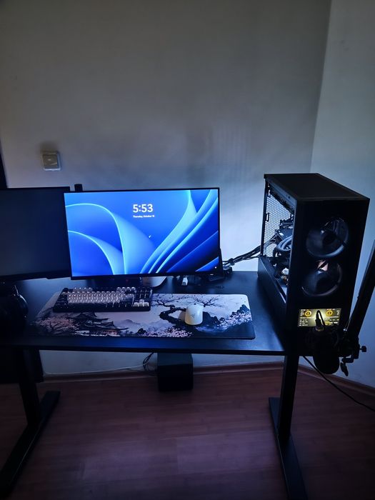 Мощен геймърски компютър 7800x3d/32gb ram/9070xt