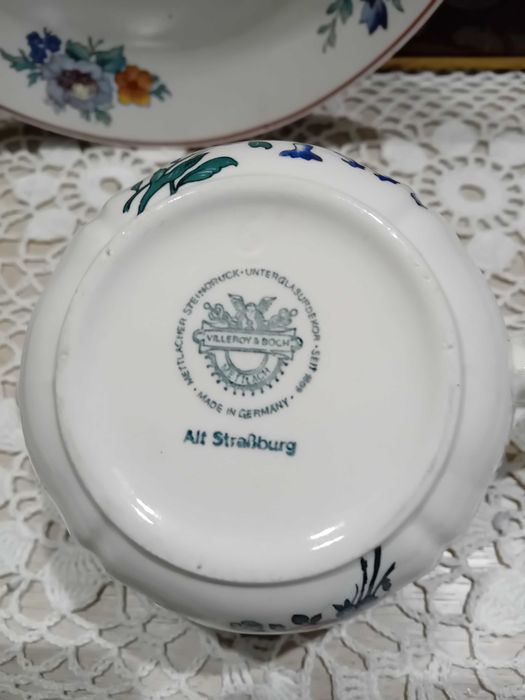 Villeroy I Boch. Супник,чинии за стена,чайник,латиера