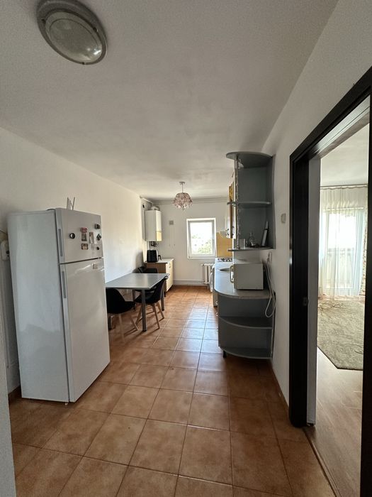 Pf inchiriez ap cu 3 camere decomandate 2 bai