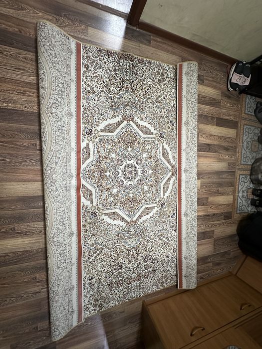 Продам Персидский ковер 2х2.2 в отличном состоянии