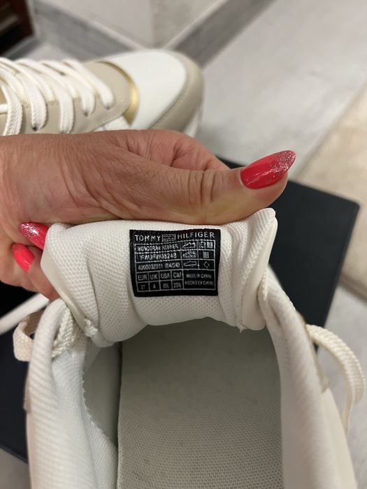 Сникърси - спортни обувки