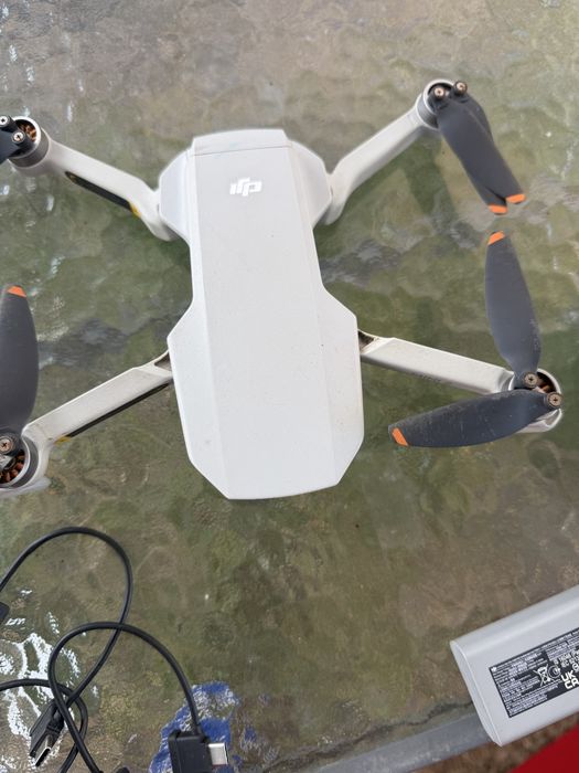 Drona Dji mini 2