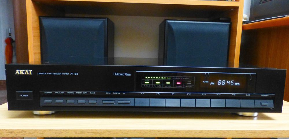 Tuner Akai AT-52