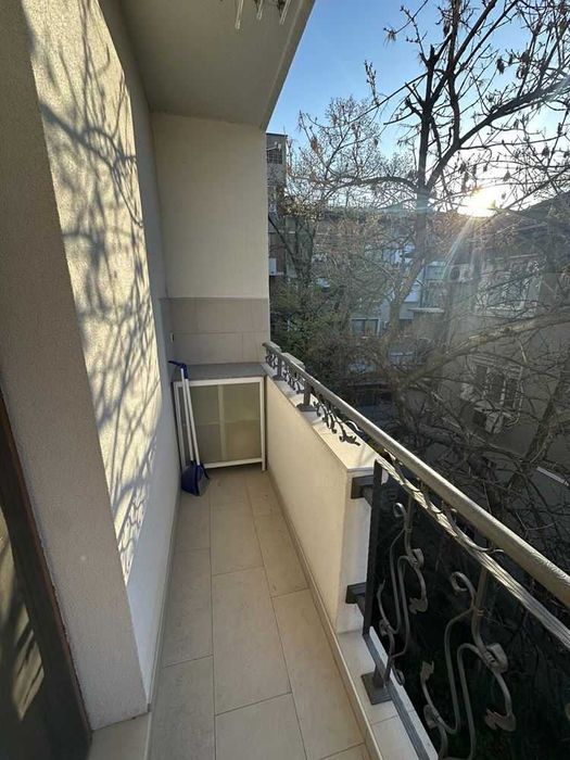 Дава се под наем Тристаен апартамент в Пловдив, Младежки Хълм - 110 кв.м за 750 € - Снимка #8