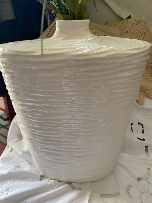 Ваза, порцеланова