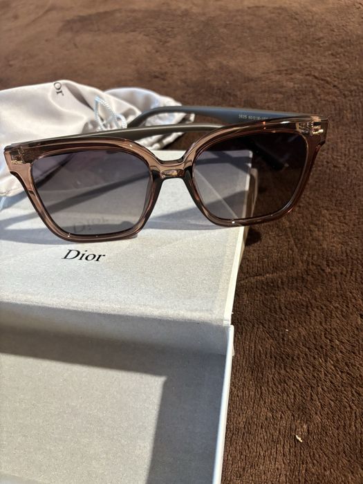 Дамски слънчеви очила Dior