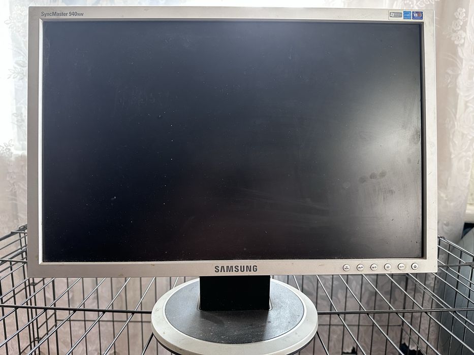 Монитор на запчасти