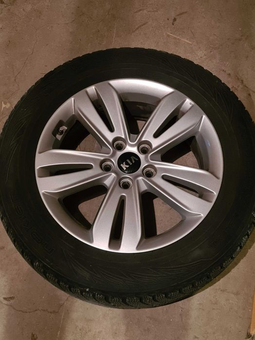 Продавам комплект 4 оригинални джанти с гуми