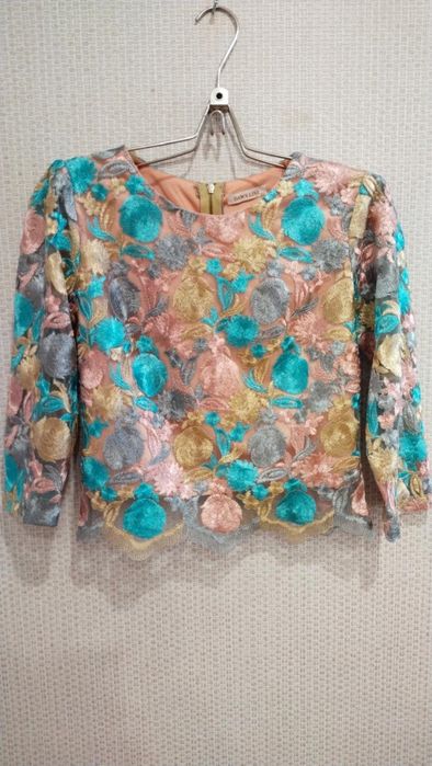 Продам платие  отевалась  тока  2 раза.