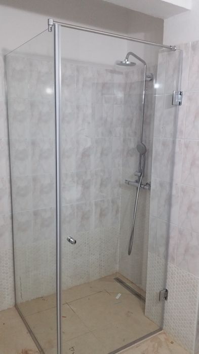 Cabine de dus si paravane din sticla securizata