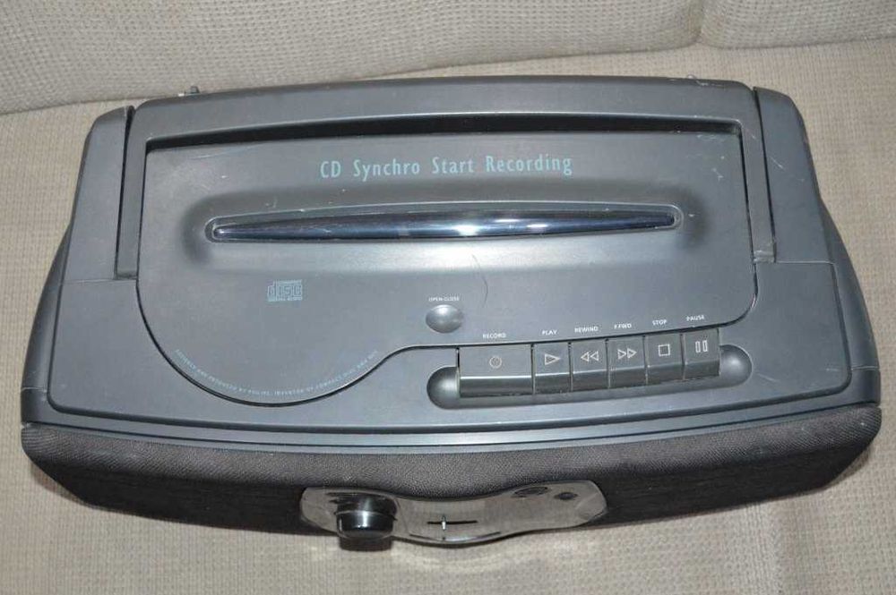 Radiocasetofon cu CD Philips AZ8040 - citeste