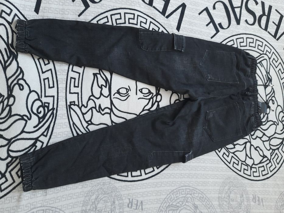 Продам джинцы черные