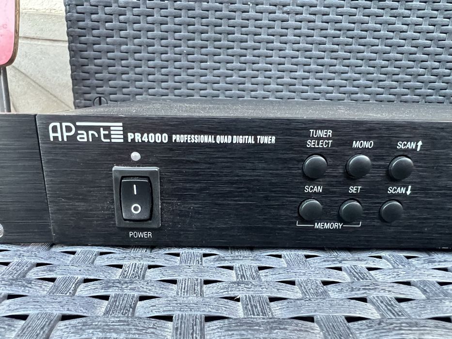 Apart PR4000R Professional Quad Stereo FM Tuner