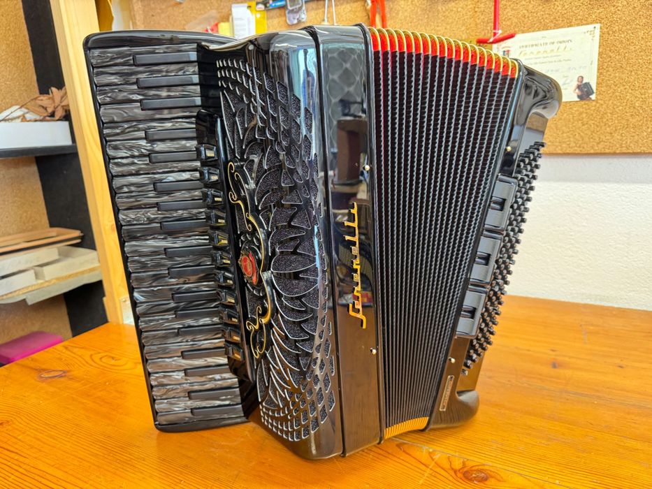 Acordeon digital Serenelli Assassino