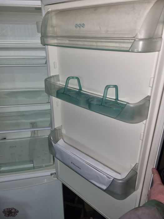 Продам холодильник