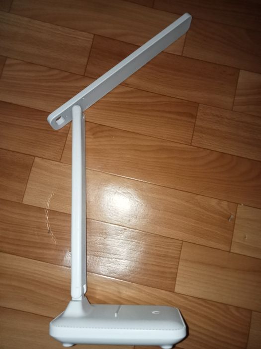 продам настольную лампу