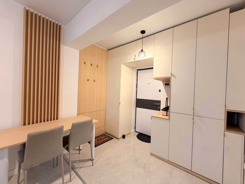 Apartament de inchiriat, recent renovat, strada Hera