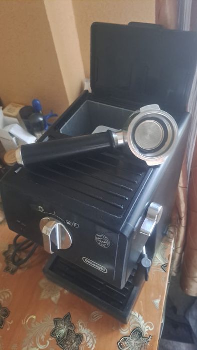 Кофеварка Delonghi