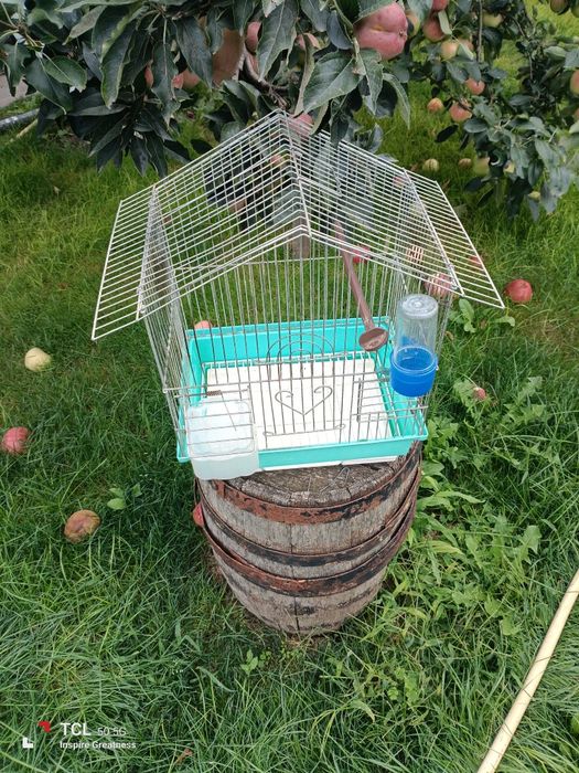 Продавам клетки птички.
