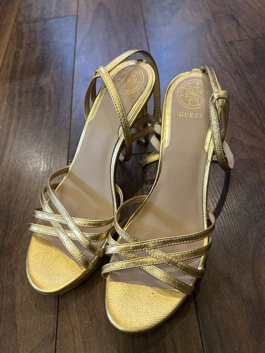 Sandale cu toc Guess