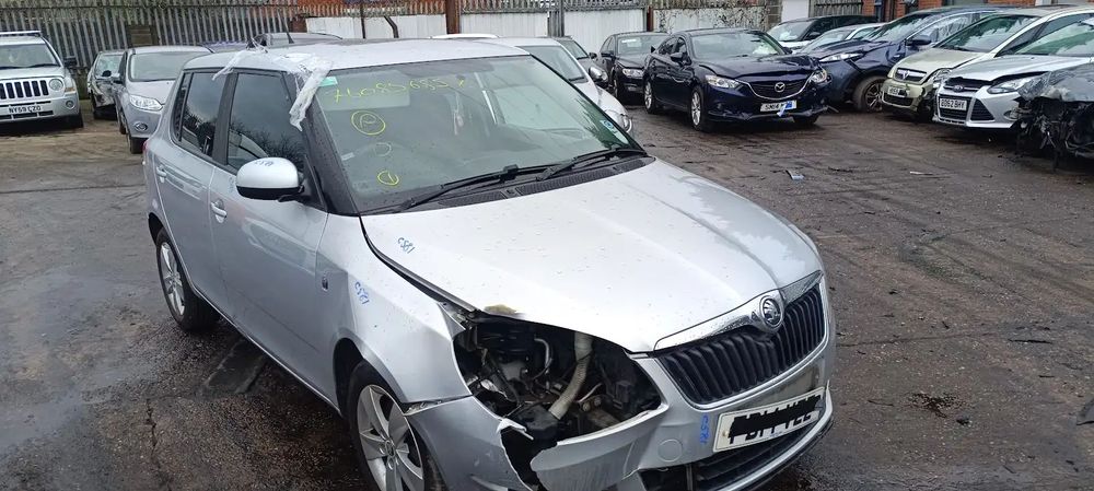 Dezmembrari / Dezmembrez Skoda Fabia 2 (5J, 542) [Fabr 2007-2014] 1.6 TDI CAYC cutie viteze manuala cod culoare LA7W