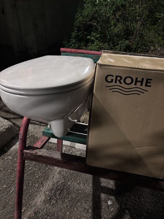 Продам унитаз Грое