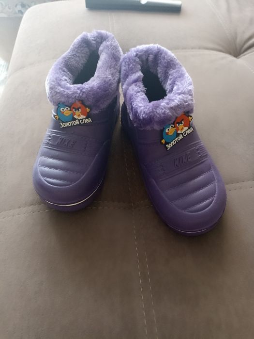 Отдам детскую обувь